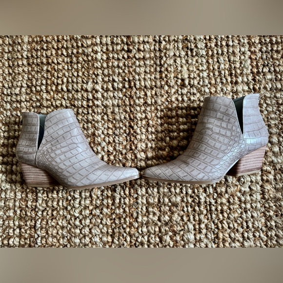 ShuShop Light Taupe Croc-Embossed Pointed Toe Ankle Booties - Picture 7 of 8